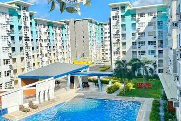 アパートホテル Davao Condo 2br Pool Wifi Netflix
