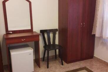 پانسیون Guest House Neli