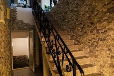 پانسیون Vila Ranya   Adults Only