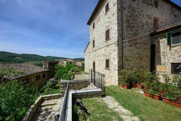 مبيت وإفطار Torre Nel Chianti