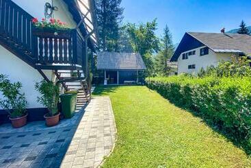 پانسیون Apartment Ticar