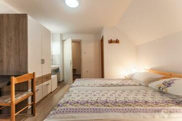 پانسیون Apartment Ticar