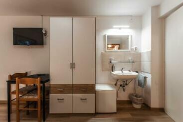 پانسیون Apartment Ticar
