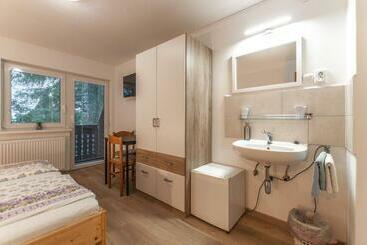 پانسیون Apartment Ticar