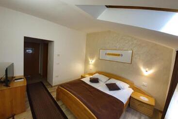 تختخواب و صبحانه Restaurant And Rooms Kotlar