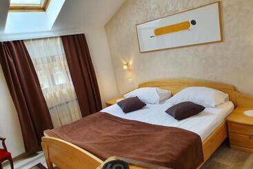 تختخواب و صبحانه Restaurant And Rooms Kotlar