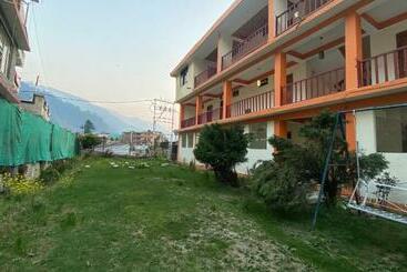 هتل Meadows View, Near Mall Road Manali