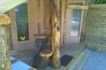 هتل Hen House