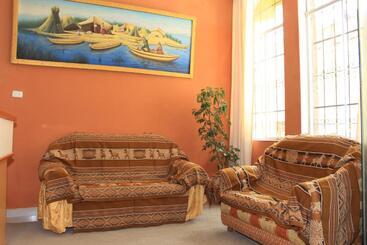 پانسیون Maya Inn