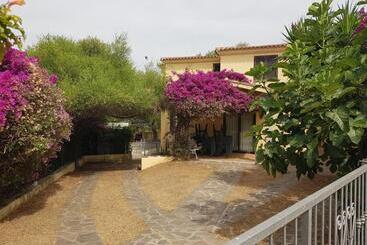 پانسیون Villa Dettori