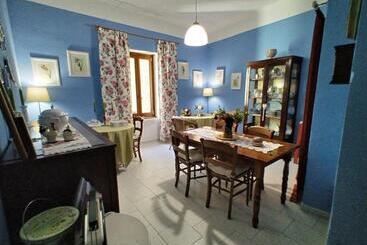 Afra Bed & Breakfast