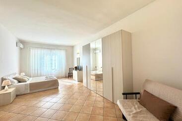 تختخواب و صبحانه A Casa Di Chiara