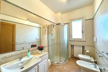 تختخواب و صبحانه A Casa Di Chiara