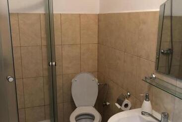 پانسیون Casa Adrian