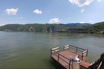 پانسیون Casa Adrian