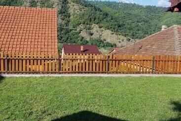 پانسیون Casa Uila