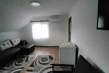 پانسیون Casa Uila