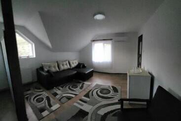 پانسیون Casa Uila