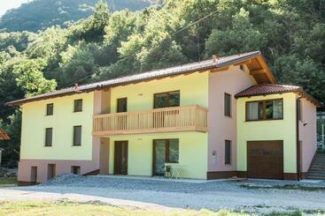 پانسیون Guest House Rosi