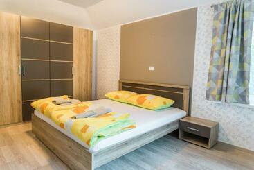 پانسیون Guest House Rosi