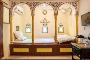 تختخواب و صبحانه Collection O Ramganj Near Hawa Mahal Formerly Khandaka Mahal