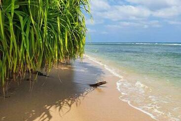 هتل 108 Palms Beach Resort