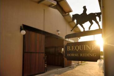 ホテル B. Equine Range