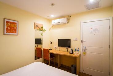 هتل Home Inn Hunchun International Passenger Terminal