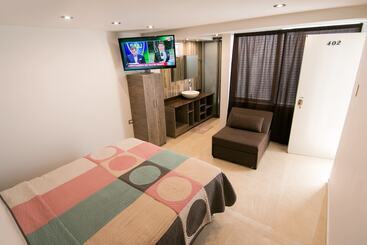 هتل Hostal Encantos