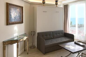 Opera Arte Suite Apartments