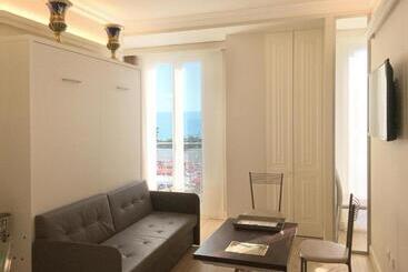 Opera Arte Suite Apartments