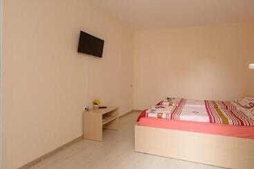پانسیون Casa Gimi
