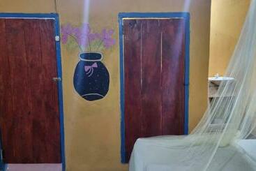 پانسیون Hostal La Gloria