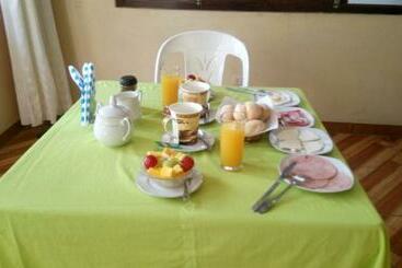 پانسیون Hostal Geminis