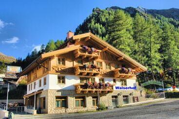 Camona & Apart Walserhof