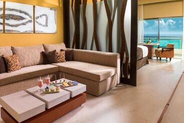 Generations Riviera Maya Family Resort Catamarán, Aqua Nick & More Inclusive