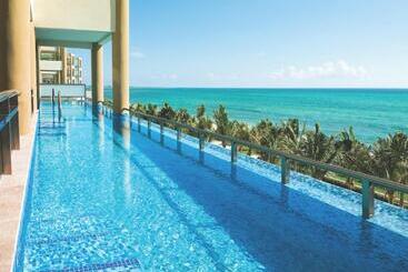 Generations Riviera Maya Family Resort Catamarán, Aqua Nick & More Inclusive