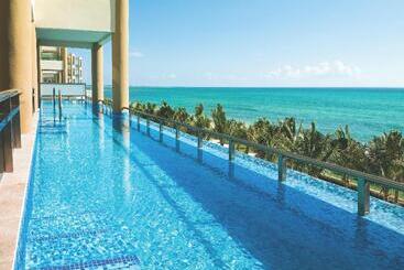 Generations Riviera Maya Family Resort Catamarán, Aqua Nick & More Inclusive