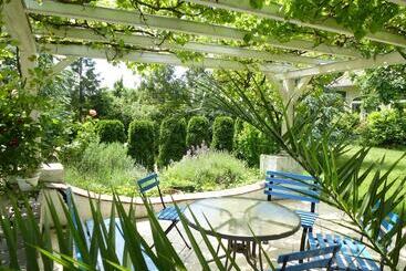هتل Albergo Giardino