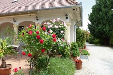 هتل Albergo Giardino