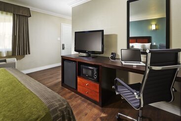 هتل American Inn Downey