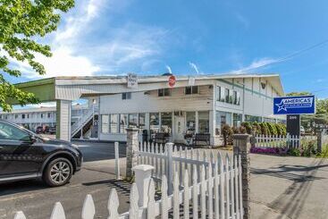 호텔 America S Best Value Inn & Suites/hyannis
