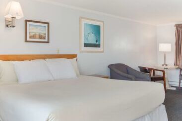 호텔 America S Best Value Inn & Suites/hyannis