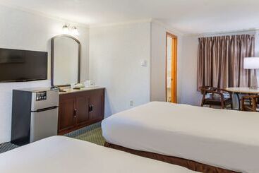 هتل America S Best Value Inn & Suites/hyannis