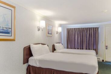 호텔 America S Best Value Inn & Suites/hyannis