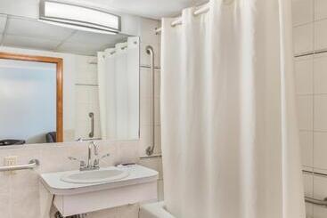 호텔 America S Best Value Inn & Suites/hyannis