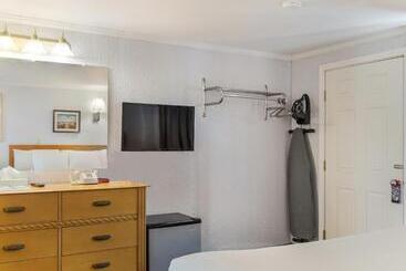 호텔 America S Best Value Inn & Suites/hyannis