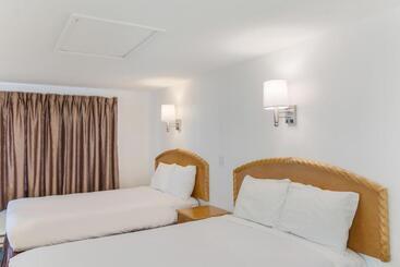 호텔 America S Best Value Inn & Suites/hyannis