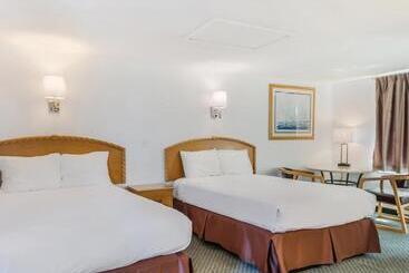 호텔 America S Best Value Inn & Suites/hyannis