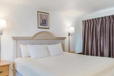 호텔 America S Best Value Inn & Suites/hyannis